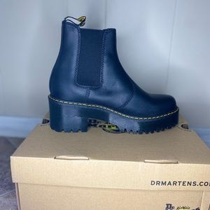 *New* Dr. Martens Rometty Wyoming Leather Platform Chelsea Boots.
